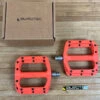 Burgtec MK4 Composite Flat Pedals / Pedale Orange