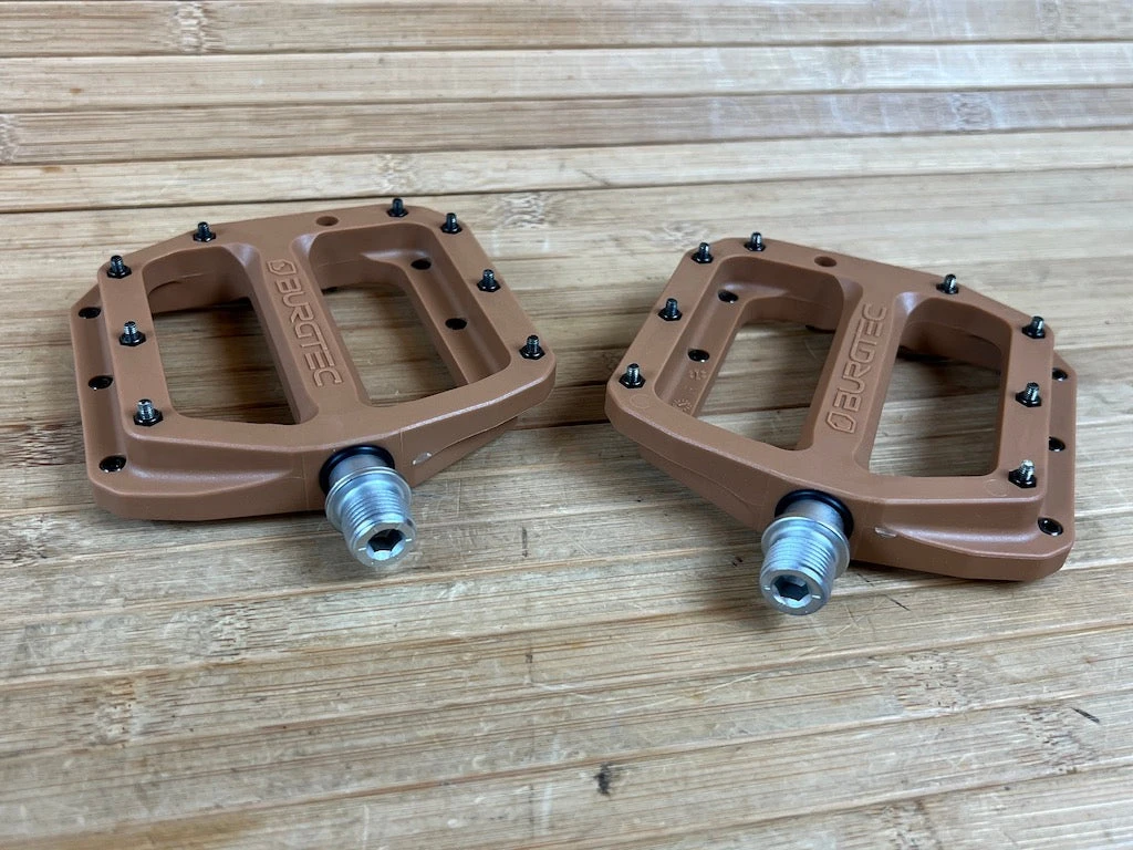 Burgtec MK4 Composite Flat Pedals / Pedale Kash Bronze 5 Burgtec MK4 Composite Flat Pedals / Pedale Kash Bronze – Bild 3