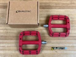 Burgtec MK4 Composite Flat Pedals / Pedale Red