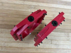 Burgtec MK4 Composite Flat Pedals / Pedale Red -Reverse Verkäufe IMG 1271