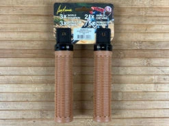 Burgtec The Bartender Pro Lock On Griffe Gum / Brown Greg Minnaar -Reverse Verkäufe IMG 1419 344682db 4c4c 4e33 98d1 1a21b5895928