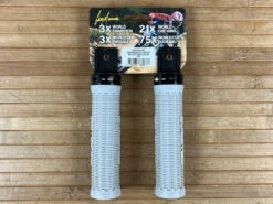 Burgtec The Bartender Pro Lock On Griffe Grey Greg Minnaar 9 Burgtec The Bartender Pro Lock On Griffe Grey Greg Minnaar -Reverse Verkäufe IMG 1430 3d0d4eac fa10 469e b8e7 67f48aee51d8