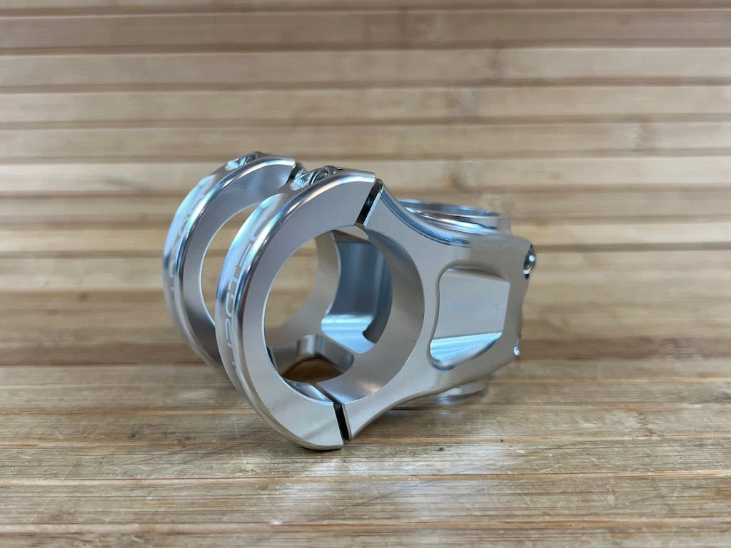 Burgtec MK3 Enduro Stem Vorbau Rhodium Silver 35mm / 35mm 9 Burgtec MK3 Enduro Stem Vorbau Rhodium Silver 35mm / 35mm – Bild 7