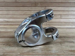 Burgtec MK3 Enduro Stem Vorbau Rhodium Silver 35mm / 35mm 18 Burgtec MK3 Enduro Stem Vorbau Rhodium Silver 35mm / 35mm -Reverse Verkäufe IMG 1464 72be8ba2 87e8 4ae0 8ac6 092d3438d0e8