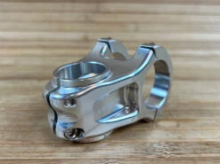 Burgtec MK3 Enduro Stem Vorbau Rhodium Silver 42,5mm / 35mm 12 Burgtec MK3 Enduro Stem Vorbau Rhodium Silver 42,5mm / 35mm -Reverse Verkäufe IMG 1470 4f495049 7b3b 412b a7b4 c5de716be4b3