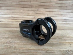 Burgtec MK3 Enduro Stem Vorbau Black 50mm / 35mm -Reverse Verkäufe IMG 1502 0ddaab39 d811 4511 90c1 1c09a5f7c4d8