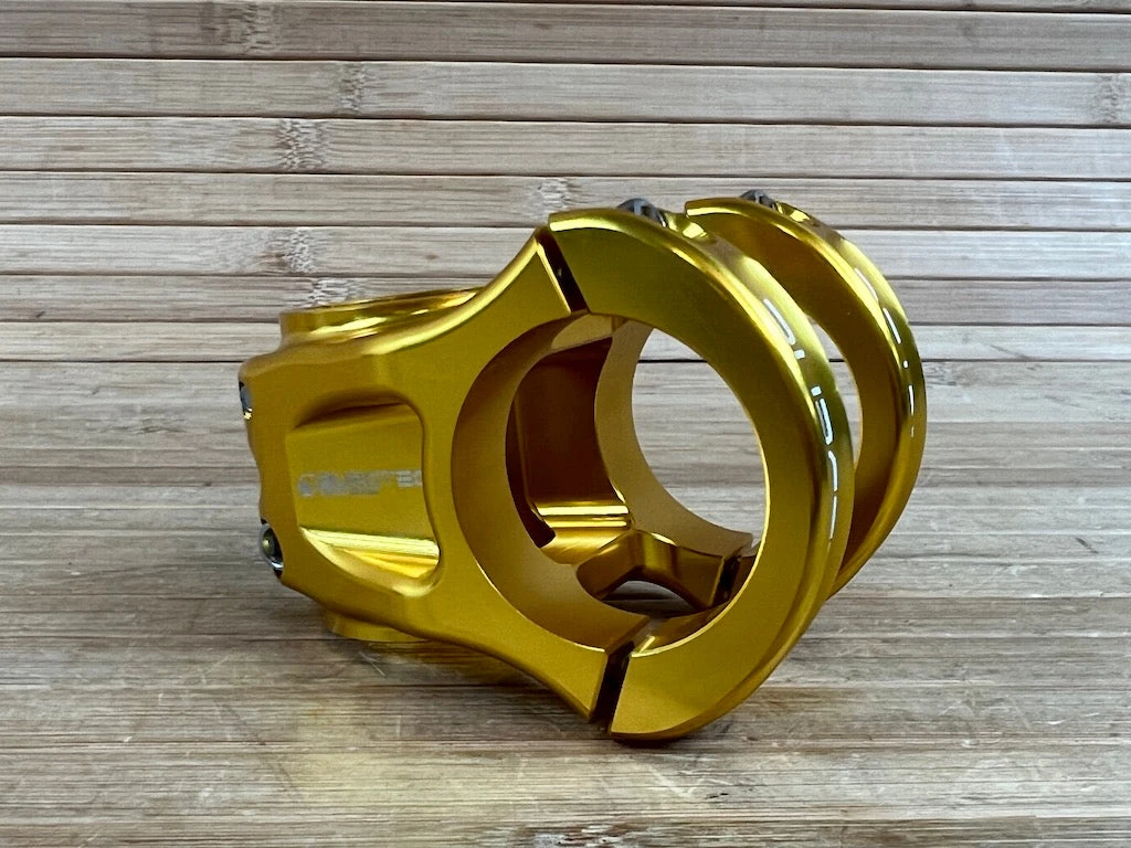 Burgtec MK3 Enduro Stem Vorbau Gold 35mm / 35mm 6 Burgtec MK3 Enduro Stem Vorbau Gold 35mm / 35mm – Bild 4