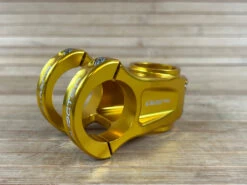 Burgtec MK3 Enduro Stem Vorbau Gold 50mm / 35mm 13 Burgtec MK3 Enduro Stem Vorbau Gold 50mm / 35mm -Reverse Verkäufe IMG 1524 9d5c43e5 91c7 415e 94b0 bf53b9128a02