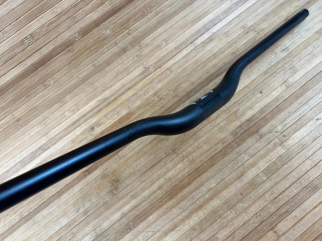 Burgtec Ride Wide Carbon Enduro Lenker 800 / 30 / 35 8 Burgtec Ride Wide Carbon Enduro Lenker 800 / 30 / 35 – Bild 6