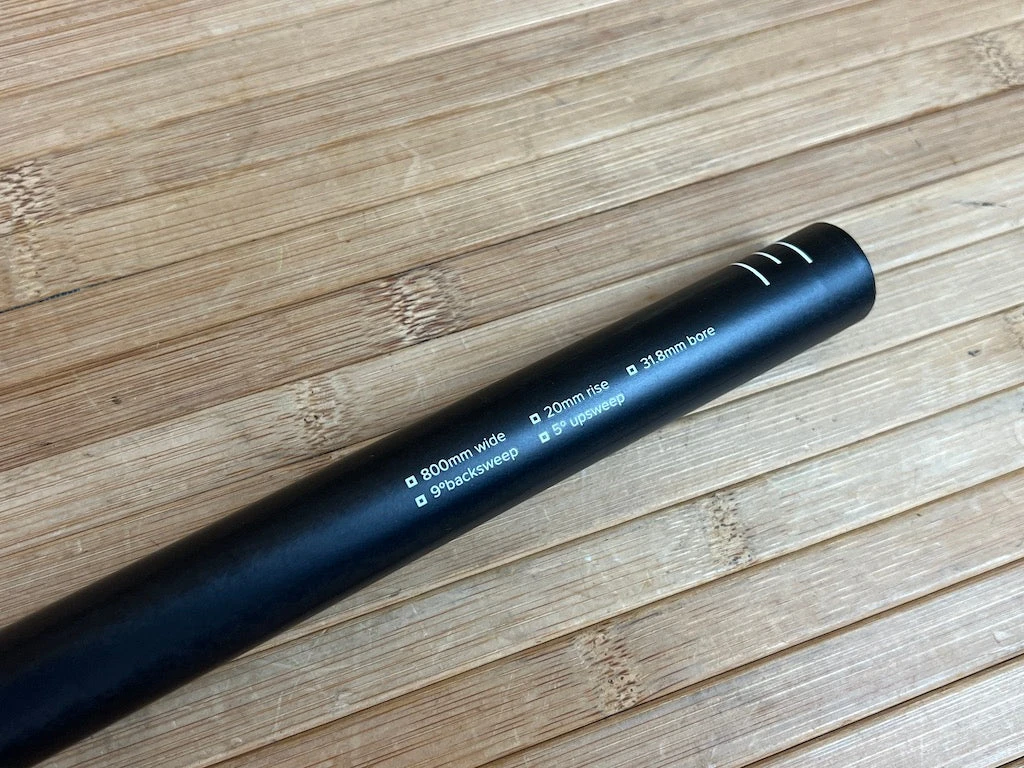 Burgtec Ride Wide Carbon Downhill Lenker 800 / 20 / 31,8mm 9 Burgtec Ride Wide Carbon Downhill Lenker 800 / 20 / 31,8mm – Bild 7