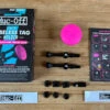 Muc-Off Muc Off Tubeless Tag Holder & 44mm Valve Kit Black -Reverse Verkäufe IMG 1683