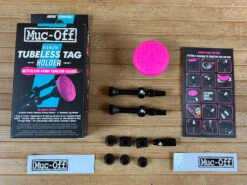 Muc-Off Muc Off Tubeless Tag Holder & 44mm Valve Kit Black