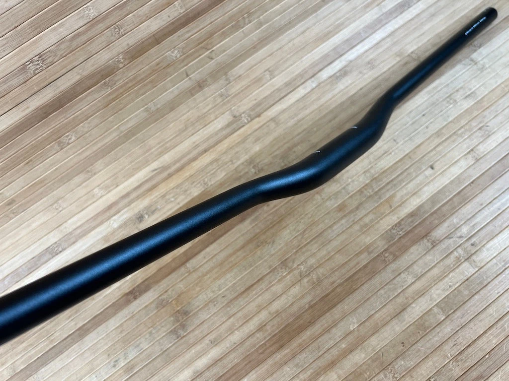 Burgtec Ride Wide Alu Downhill Lenker 800 / 15 / 31,8mm 8 Burgtec Ride Wide Alu Downhill Lenker 800 / 15 / 31,8mm – Bild 6