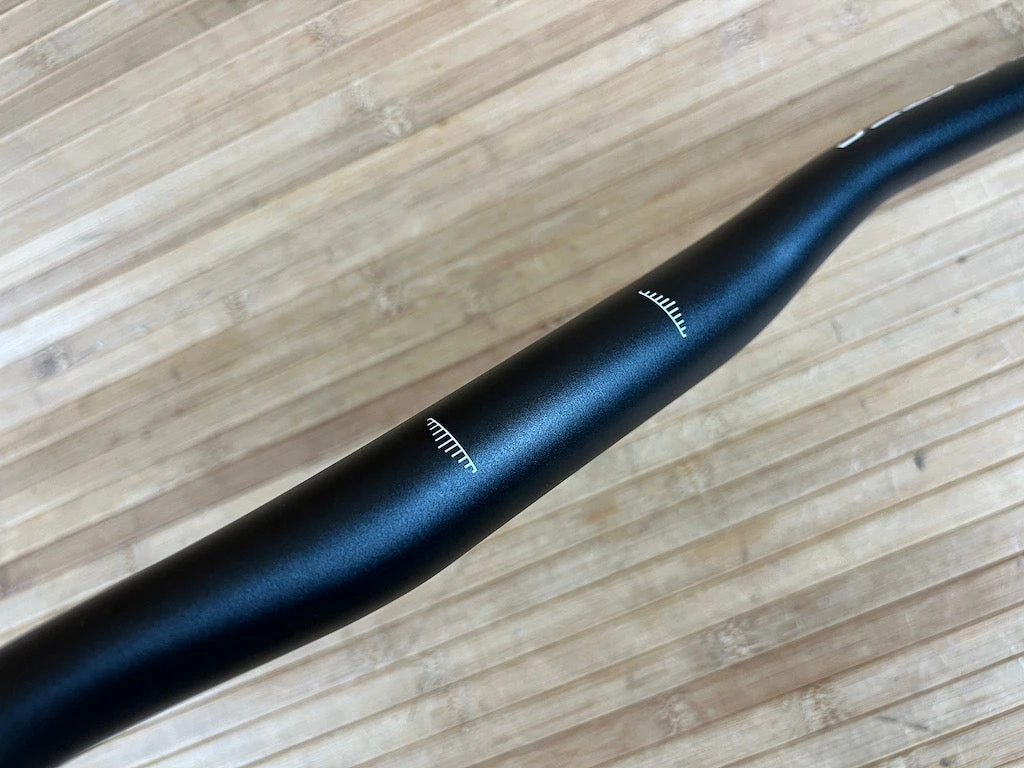 Burgtec Ride Wide Alu Downhill Lenker 800 / 15 / 31,8mm 6 Burgtec Ride Wide Alu Downhill Lenker 800 / 15 / 31,8mm – Bild 4