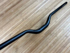 Burgtec Ride High Josh Bryceland Signature Alu Lenker 800 / 50 / 35 -Reverse Verkäufe IMG 1721 bf234f7c a18a 4c8b a5dc 11e695fe4844