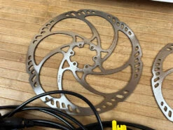 Magura MT5 PRO Scheibenbremsen Set Mit Discs 203 / 180 22 Magura MT5 PRO Scheibenbremsen Set Mit Discs 203 / 180 -Reverse Verkäufe IMG 1778 6b22d80c 4c4e 4004 8907 56ad7ce70175