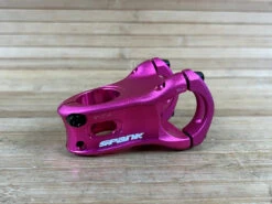 Spank Split Stem / Vorbau Pink 31,8mm / 48mm -Reverse Verkäufe IMG 1797 3074bf7a aa22 484a 8951 2a258a1b6d8c