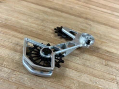 Fraezen Kaefig SRAM AXS / Mechanisch Silber 17 Fraezen Kaefig SRAM AXS / Mechanisch Silber -Reverse Verkäufe IMG 1807 6a2611d8 c916 4928 8701 c6a388bc4d62