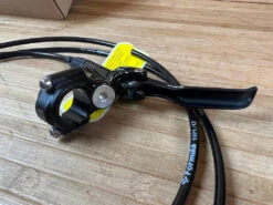 Formula CURA 4 Scheibenbremse Glossy Black VR Oder HR -Reverse Verkäufe IMG 1830