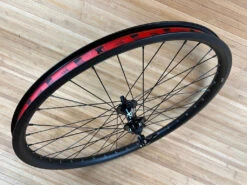 DMR Comp Disc Laufrad Vorne / VR 26" Schnellspanner Schwarz -Reverse Verkäufe IMG 2030