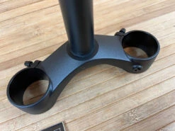 Manitou Dorado Brücke Mit Schaft Unten Ab 2021 47mm Offset -Reverse Verkäufe IMG 2128 7f4cbc88 89f8 4443 a188 4f9a16f6382f