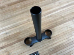 Manitou Dorado Brücke Mit Schaft Unten Ab 2021 47mm Offset -Reverse Verkäufe IMG 2130 07c7fdbe b830 4ee7 8305 034087273813