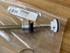 Fox 36 2021 Air Shaft Kit 140mm -Reverse Verkäufe IMG 2138