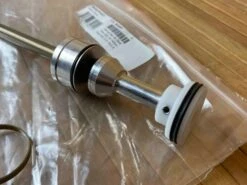 Fox 36 2021 Air Shaft Kit 140mm -Reverse Verkäufe IMG 2139