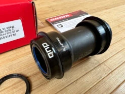 SRAM DUB Pressfit 30 68/73mm Road Innenlager -Reverse Verkäufe IMG 2194