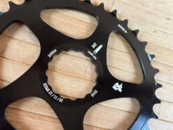 Race Face Kettenblatt Cinch 34T Black OVAL 9 Race Face Kettenblatt Cinch 34T Black OVAL -Reverse Verkäufe IMG 2298 67cb95ff 7ec8 4048 a89f 189c2e8d444d