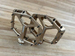 Race Face Atlas 2022 Kash Money Plattformpedale / Pedale 13 Race Face Atlas 2022 Kash Money Plattformpedale / Pedale -Reverse Verkäufe IMG 2755