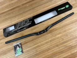 Reverse Seismic Carbon Lenker 31,8mm / 810mm Black / Gray