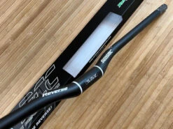 Reverse Seismic Carbon Lenker 31,8mm / 810mm Black / White -Reverse Verkäufe IMG 2883