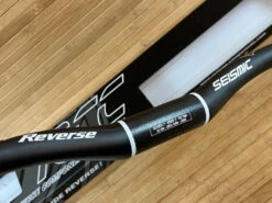 Reverse Seismic Carbon Lenker 31,8mm / 810mm Black / White -Reverse Verkäufe IMG 2884