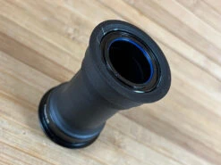 SRAM DUB Pressfit 30 79mm (79-A) Innenlager -Reverse Verkäufe IMG 3546