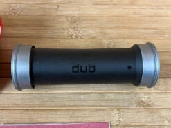 SRAM DUB Pressfit 121mm Stahl MTB Innenlager -Reverse Verkäufe IMG 3563
