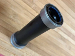 SRAM DUB Pressfit 121mm Stahl MTB Innenlager -Reverse Verkäufe IMG 3565