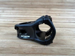 Spank Split Stem / Vorbau Black 31,8mm / 43mm -Reverse Verkäufe IMG 3702 56f231ea 97e6 4221 b28e 66d02611647e