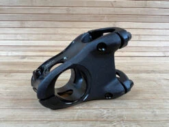 Spank Split Stem / Vorbau Black 31,8mm / 43mm -Reverse Verkäufe IMG 3705 850f66d5 2b0d 471f 8ba7 6dbb88d4ad1e