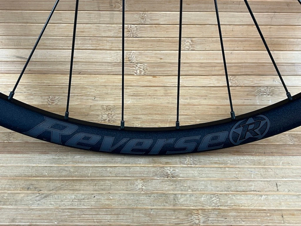 Reverse Black One Vorderrad VR 29" Boost 110 X 15mm Schwarz 5 Reverse Black One Vorderrad VR 29" Boost 110 X 15mm Schwarz – Bild 3