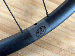 Reverse Black One Vorderrad VR 29" Boost 110 X 15mm Schwarz 15 Reverse Black One Vorderrad VR 29" Boost 110 X 15mm Schwarz -Reverse Verkäufe IMG 4037