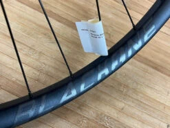 Reverse Black One Vorderrad VR 29" Boost 110 X 15mm Schwarz 14 Reverse Black One Vorderrad VR 29" Boost 110 X 15mm Schwarz -Reverse Verkäufe IMG 4038 a23aa465 d72b 4072 955d 1d8b775e64ff