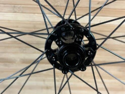 Reverse Black One Vorderrad VR 29" Boost 110 X 15mm Schwarz 18 Reverse Black One Vorderrad VR 29" Boost 110 X 15mm Schwarz -Reverse Verkäufe IMG 4039 0732df1b 5500 4ce8 b962 20c0be639108