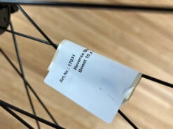 Reverse Black One Vorderrad VR 29" Boost 110 X 15mm Schwarz 19 Reverse Black One Vorderrad VR 29" Boost 110 X 15mm Schwarz -Reverse Verkäufe IMG 4041 31554d71 a78e 4266 b938 7d23cb4b89d6