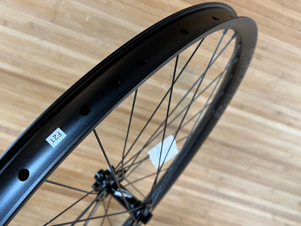 Reverse Black One Vorderrad VR 29" Boost 110 X 15mm Schwarz 8 Reverse Black One Vorderrad VR 29" Boost 110 X 15mm Schwarz – Bild 6