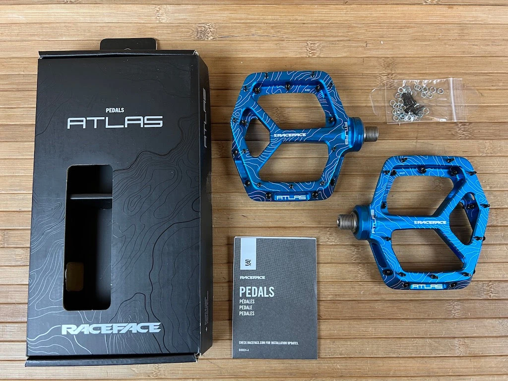 Race Face Atlas 2022 Blue Plattformpedale / Pedale 3 Race Face Atlas 2022 Blue Plattformpedale / Pedale