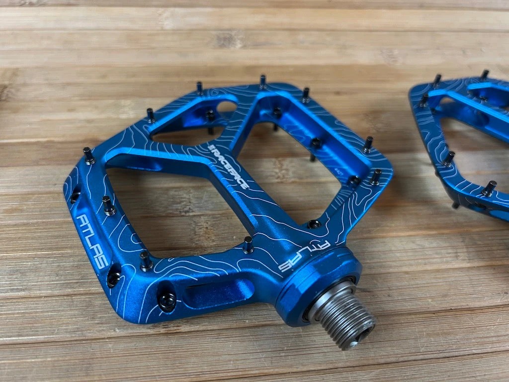 Race Face Atlas 2022 Blue Plattformpedale / Pedale 7 Race Face Atlas 2022 Blue Plattformpedale / Pedale – Bild 5