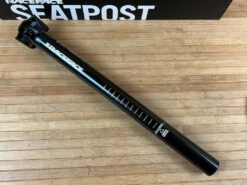 Race Face Turbine Sattelstütze 31,6mm / 400mm Black 13 Race Face Turbine Sattelstütze 31,6mm / 400mm Black -Reverse Verkäufe IMG 4503