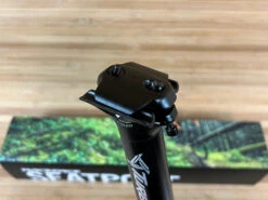 Race Face Turbine Sattelstütze 31,6mm / 400mm Black 14 Race Face Turbine Sattelstütze 31,6mm / 400mm Black -Reverse Verkäufe IMG 4504