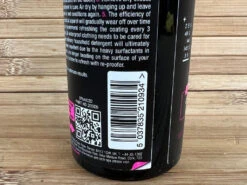 Muc-Off Muc Off Rain Shield Re-Proofer 250ml Imprägnierung -Reverse Verkäufe IMG 4544 37337212 938a 4bea 8473 64cd2e5aed3f